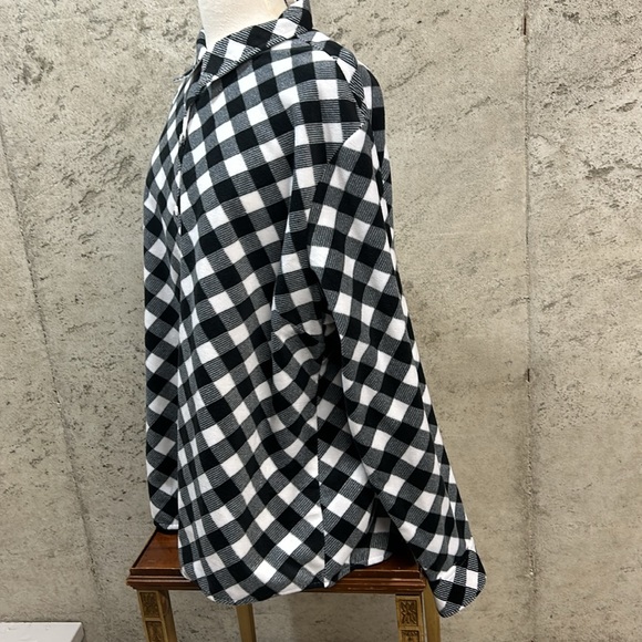 XXL black and white soft flannel button down shirt - Picture 2 of 11